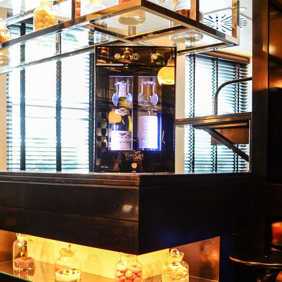 2-bottle wine bar - brings wine to the correct temperature and preserves open bottles 2-bottle wine bar - brings wine to the correct temperature and preserves open bottles