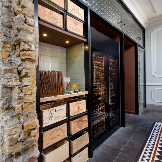 Storage system for 12-bottle wine cases Storage system for 12-bottle wine cases