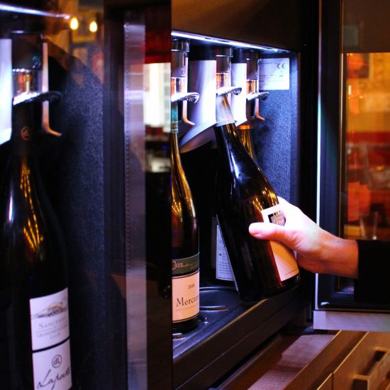 8-bottle wine bar - brings wine to the correct temperature and preserves open bottles