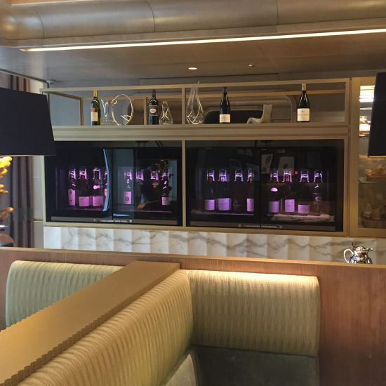 8-bottle wine bar - brings wine to the correct temperature and preserves open bottles