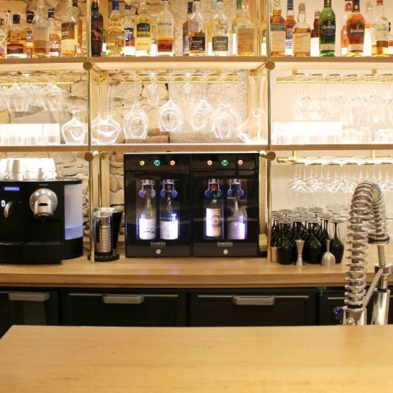 2-bottle wine bar - brings wine to the correct temperature and preserves open bottles 2-bottle wine bar - brings wine to the correct temperature and preserves open bottles
