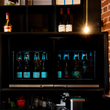 8-bottle wine bar - brings wine to the correct temperature and preserves open bottles