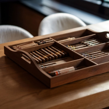 Cigar tray shelf