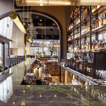 8-bottle wine bar - brings wine to the correct temperature and preserves open bottles