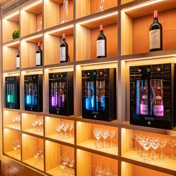 2-bottle wine bar - brings wine to the correct temperature and preserves open bottles 2-bottle wine bar - brings wine to the correct temperature and preserves open bottles