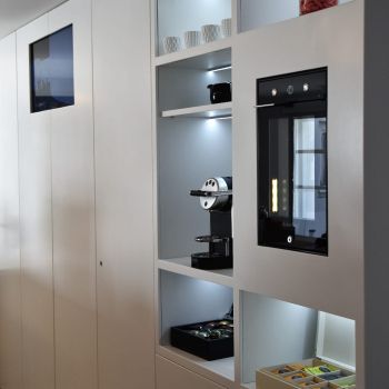 2-bottle wine bar - brings wine to the correct temperature and preserves open bottles 2-bottle wine bar - brings wine to the correct temperature and preserves open bottles