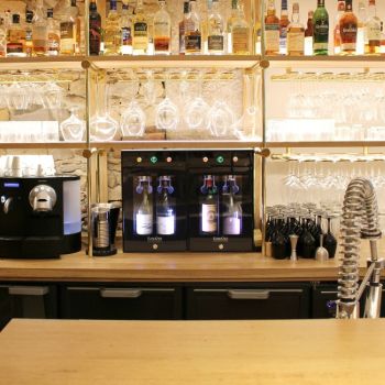 2-bottle wine bar - brings wine to the correct temperature and preserves open bottles 2-bottle wine bar - brings wine to the correct temperature and preserves open bottles