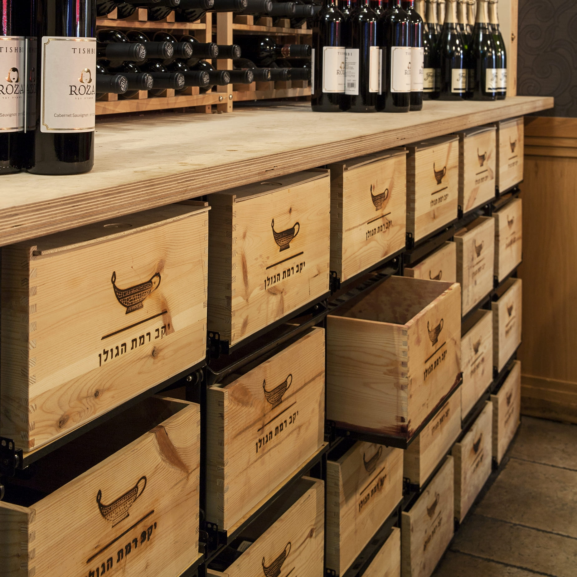 Storage system for 12bottle wine cases EuroCave