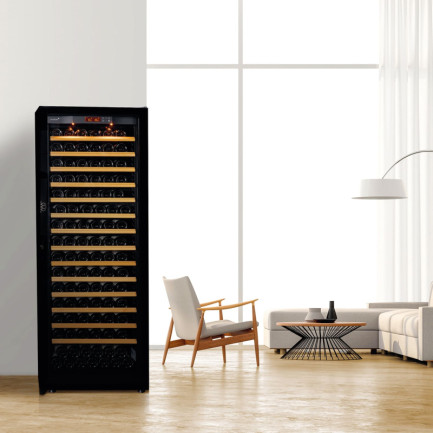 EuroCave wine fridges recreate an environment suitable for wine maturing. EuroCave wine fridges recreate an environment suitable for wine maturing.