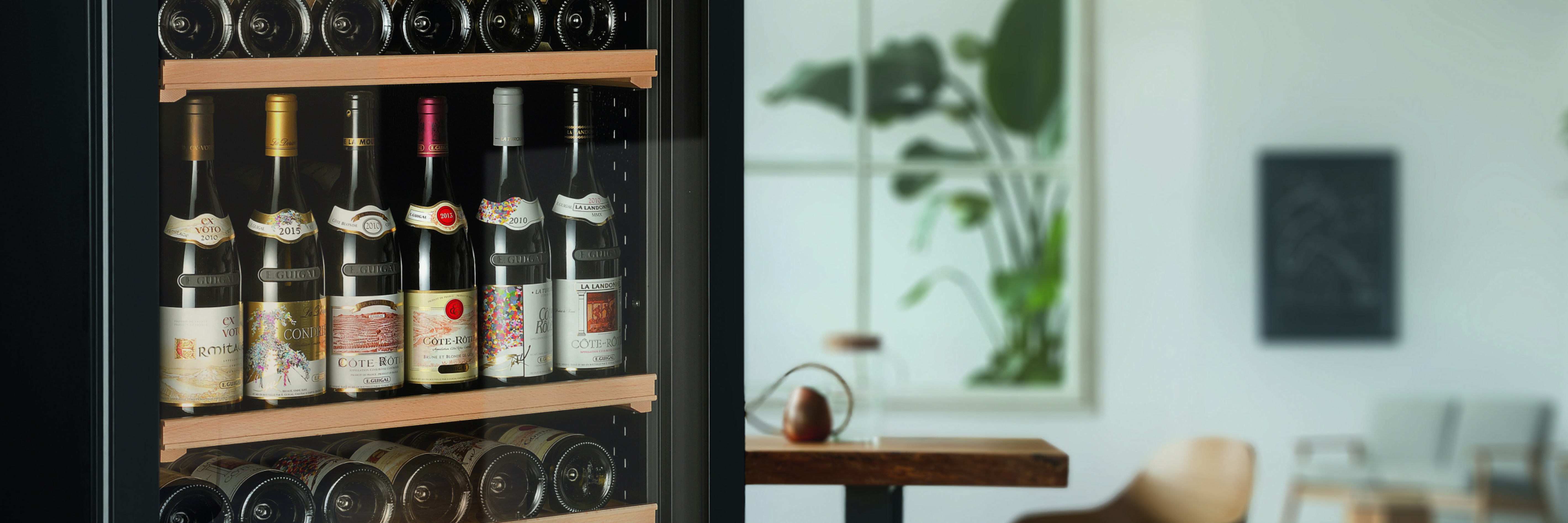 cave-a-vin-presentation-bouteilles-vin-salon-deco-epuree-blanc-bois.jpg cave-a-vin-presentation-bouteilles-vin-salon-deco-epuree-blanc-bois.jpg