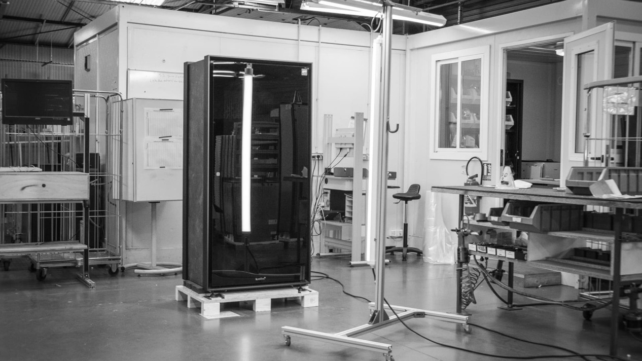 Rigorous quality tests are carried out on EuroCave wine cellars during manufacturing.