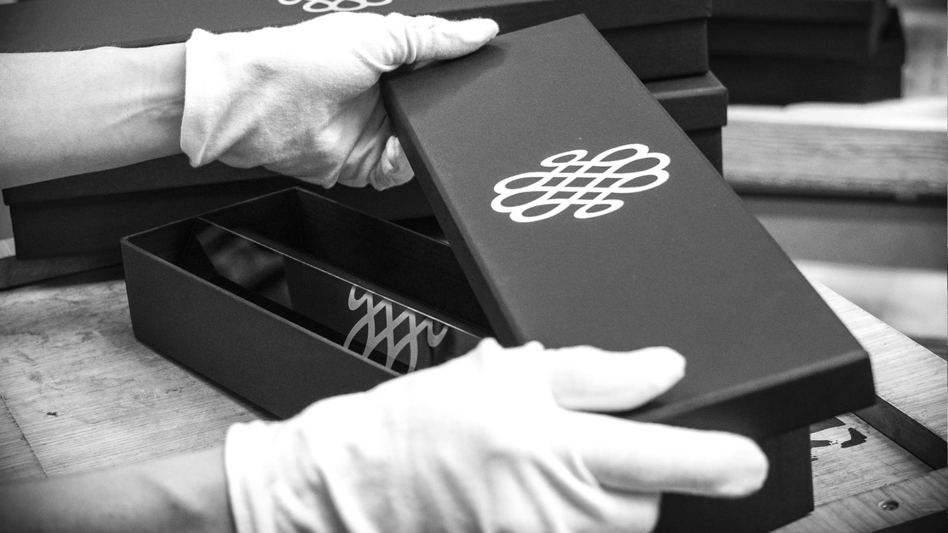 Our approach is reflected in in-depth quality control and the choice to offer durable products, without planned obsolescence. Our approach is reflected in in-depth quality control and the choice to offer durable products, without planned obsolescence.
