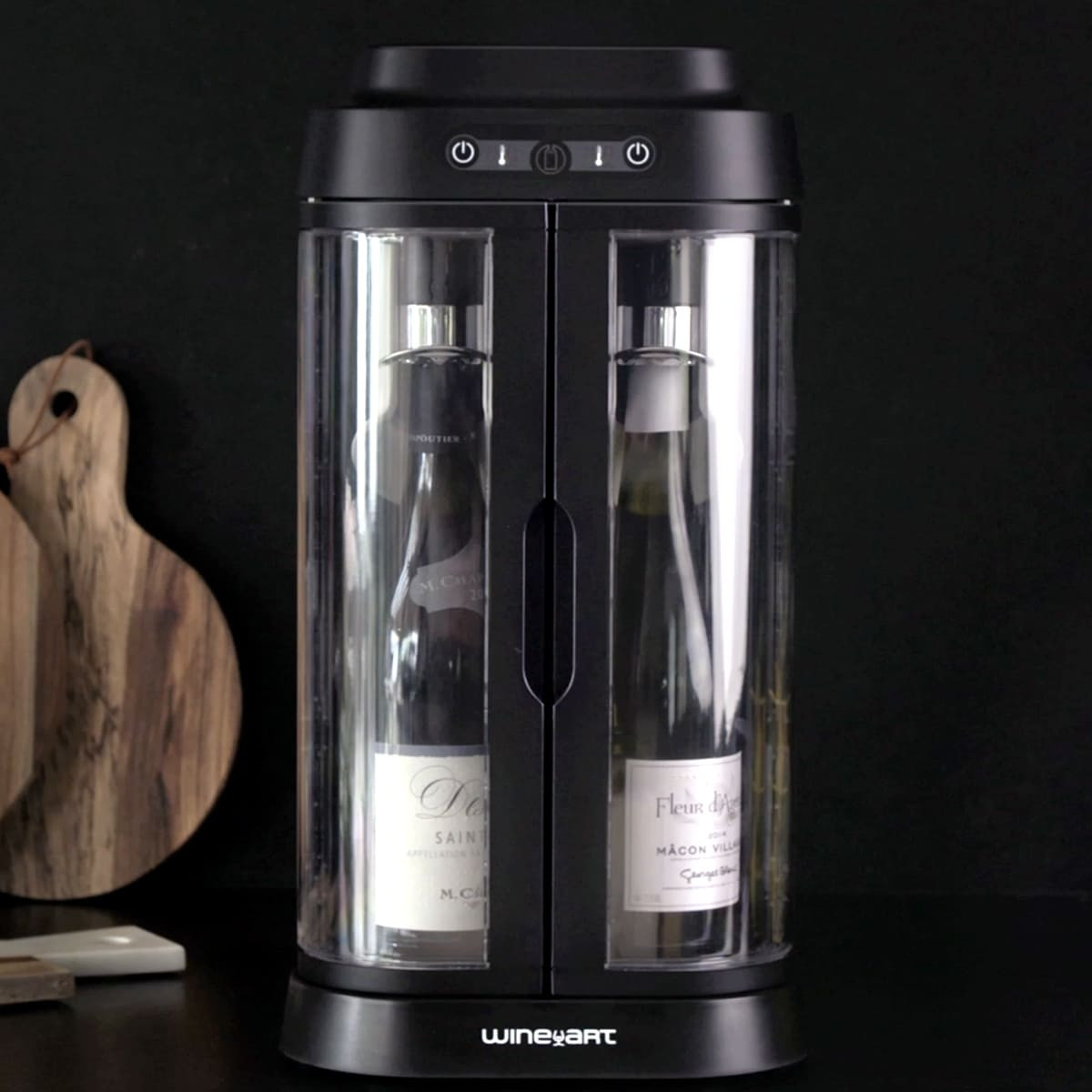 Mini wine bar for private individuals, brings wine to the correct