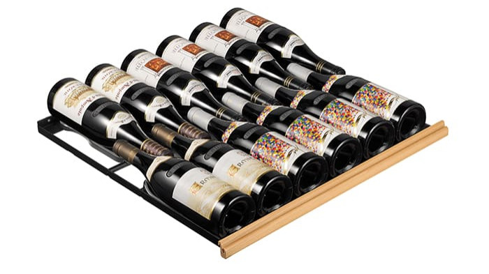 Thanks to its ball-bearing slides, the EuroCave sliding shelf allows you to classify and easily access your bottles of wine. Thanks to its ball-bearing slides, the EuroCave sliding shelf allows you to classify and easily access your bottles of wine.