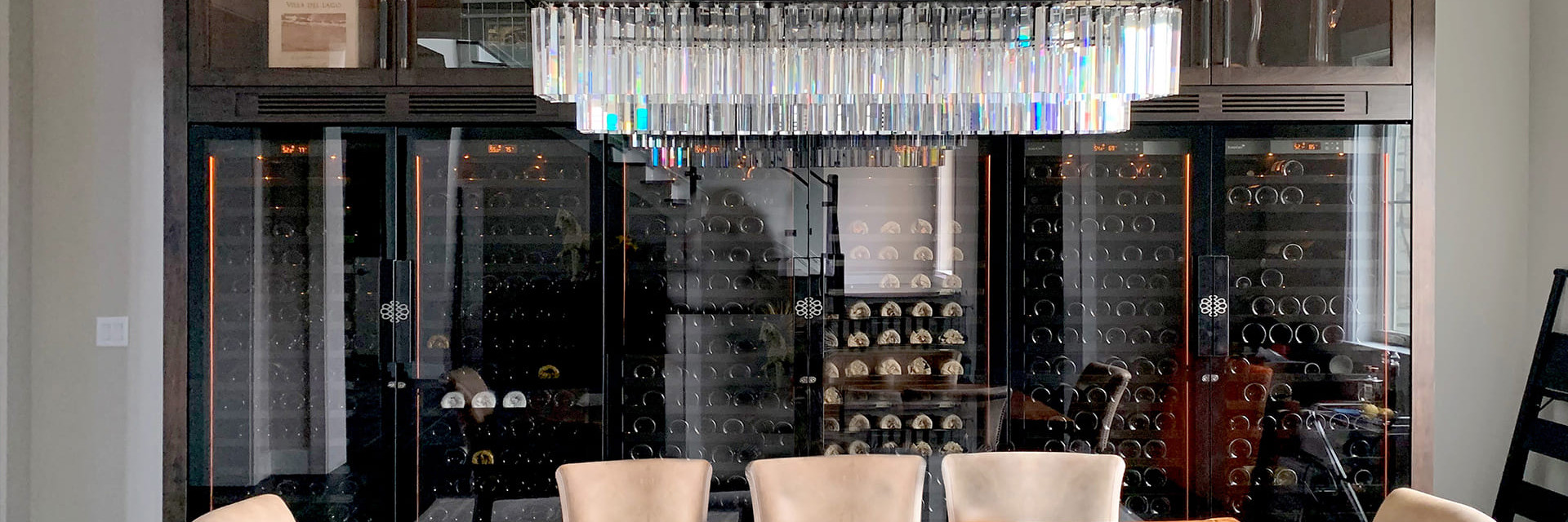 Create a wall by combining several wine cellars side by side to show off your most beautiful bottles in a reception room, for example. EuroCave Revelation Create a wall by combining several wine cellars side by side to show off your most beautiful bottles in a reception room, for example. EuroCave Revelation