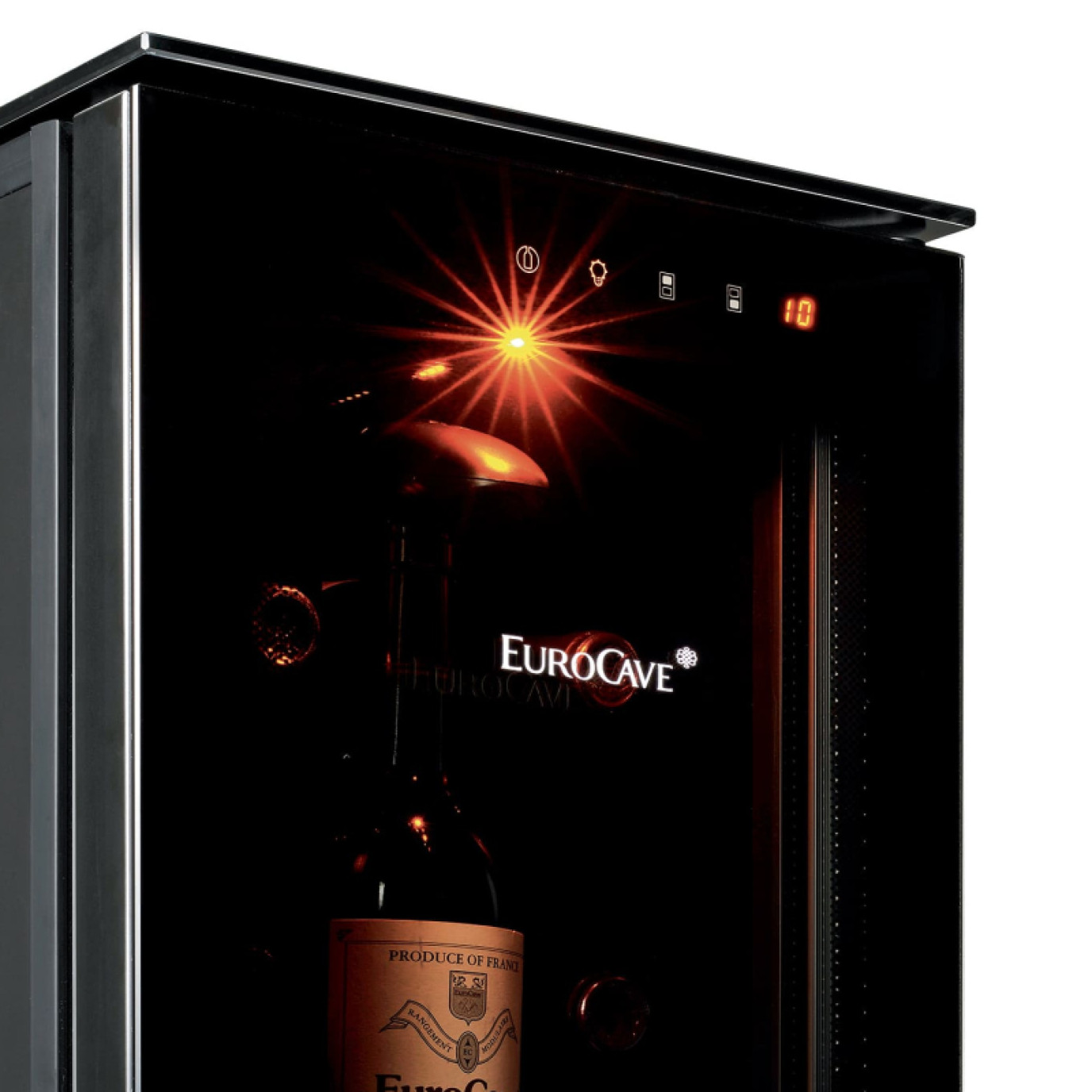 The soft amber light of the Tête à Tête wine bar highlights your beautiful bottles. Tête à Tête EuroCave
