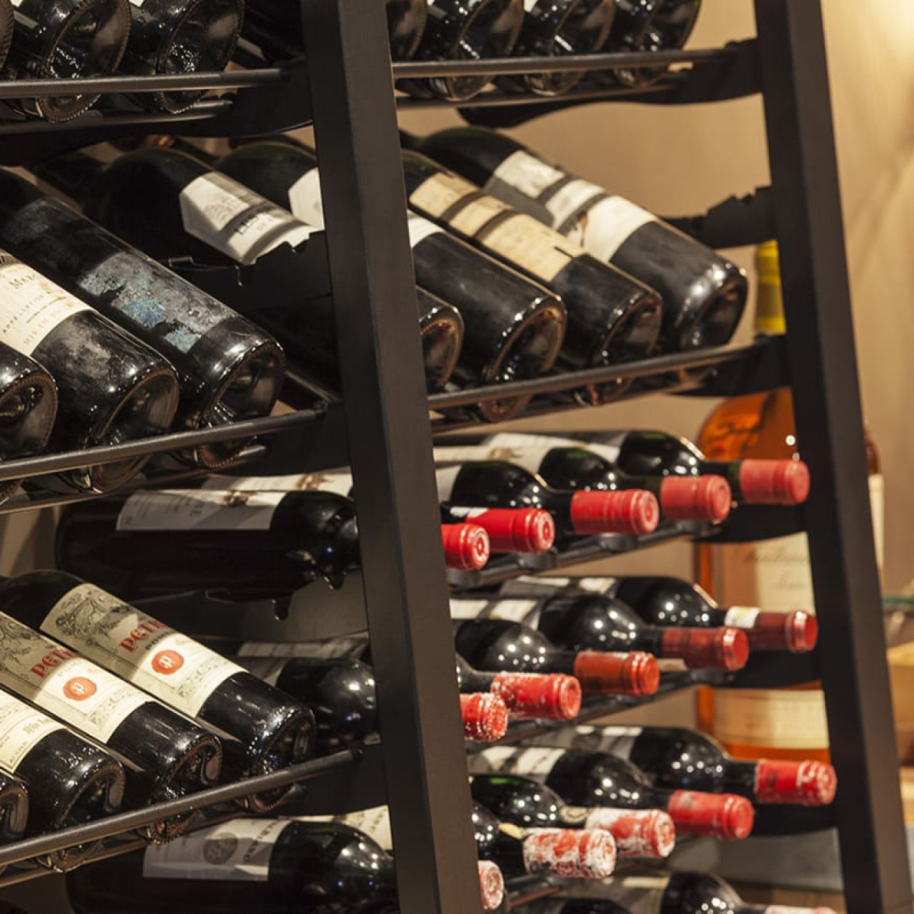 Specialized wine furniture: robust with materials that resist humidity and individual supports to protect the bottles from vibrations. Specialized wine furniture: robust with materials that resist humidity and individual supports to protect the bottles from vibrations.