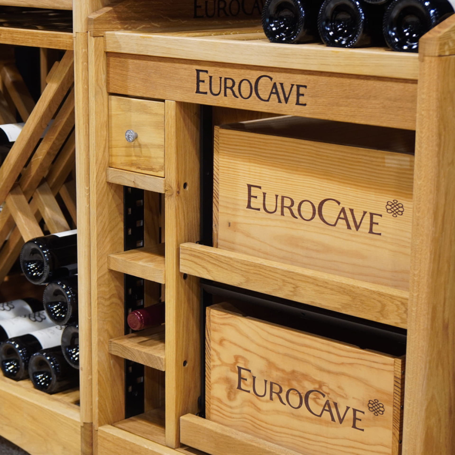 Rack module - Sliding wine rack to store 2 cases of wine and thus keep your wine bottles protected in their original case.