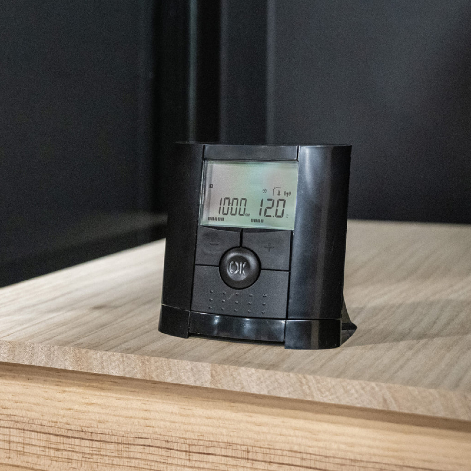Wine cellar air conditioner with remote control for remote adjustment of temperature and humidity in the room. Wine cellar air conditioner with remote control for remote adjustment of temperature and humidity in the room.