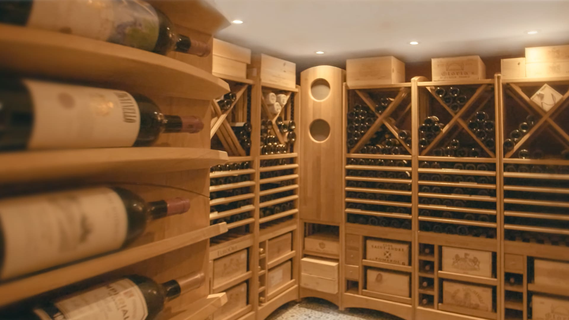 Wine cellar interior decoration - Designer cellar air conditioner with optional aesthetic facade or adapt your own finish. Wine cellar interior decoration - Designer cellar air conditioner with optional aesthetic facade or adapt your own finish.