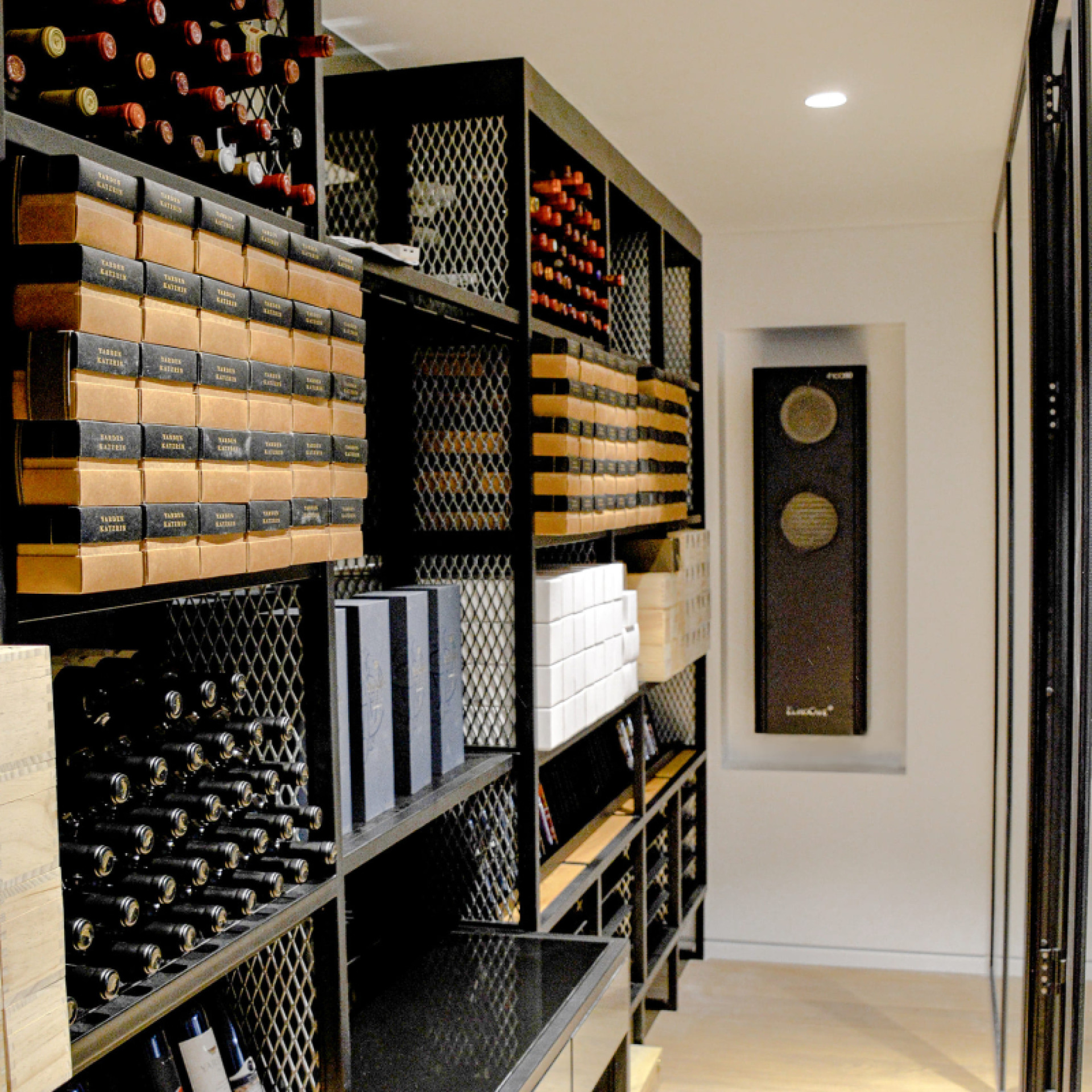 Create a perfect air-conditioned wine room suitable for storing your wine bottles that respects the ideal conditions for storing and aging wine. Create a perfect air-conditioned wine room suitable for storing your wine bottles that respects the ideal conditions for storing and aging wine.
