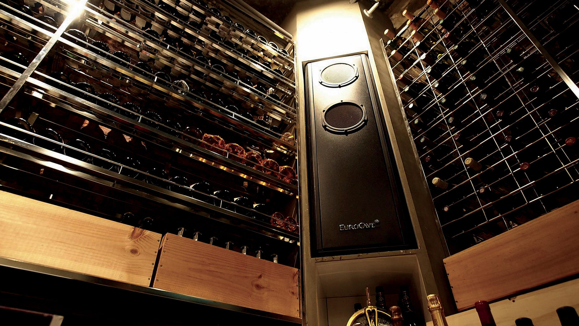 Air-conditioned wine area up to 50m3. Storage and preservation of wine at constant temperature of 10 to 12 degrees. Air-conditioned wine area up to 50m3. Storage and preservation of wine at constant temperature of 10 to 12 degrees.