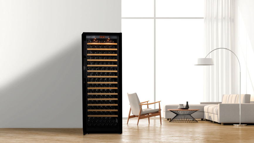 All EuroCave wine cellars: a wide choice of features, doors, sizes, capacities and storage options. All EuroCave wine cellars: a wide choice of features, doors, sizes, capacities and storage options.