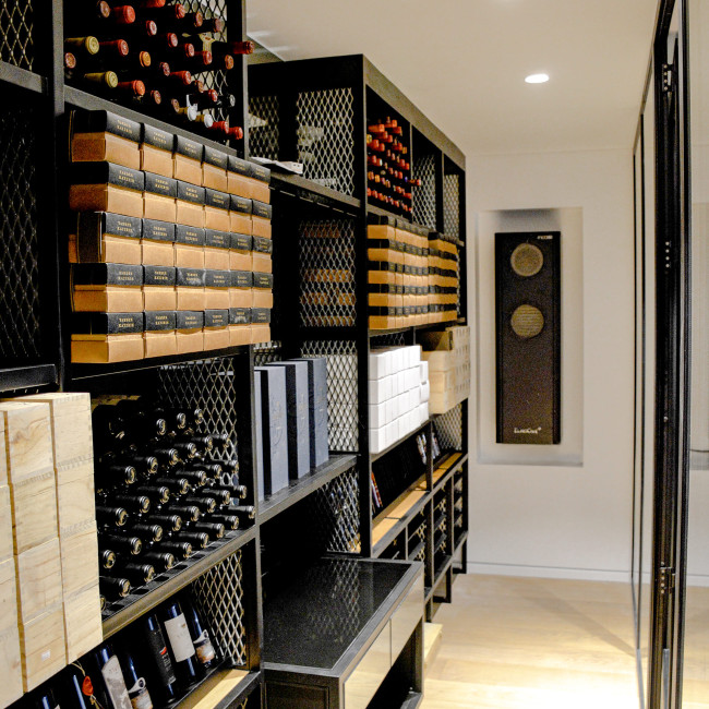 Wine cellar air conditioner for custom wine rooms, preserving wine in ideal aging conditions. Constant temperature. Humidity maintained. Wine cellar air conditioner for custom wine rooms, preserving wine in ideal aging conditions. Constant temperature. Humidity maintained.