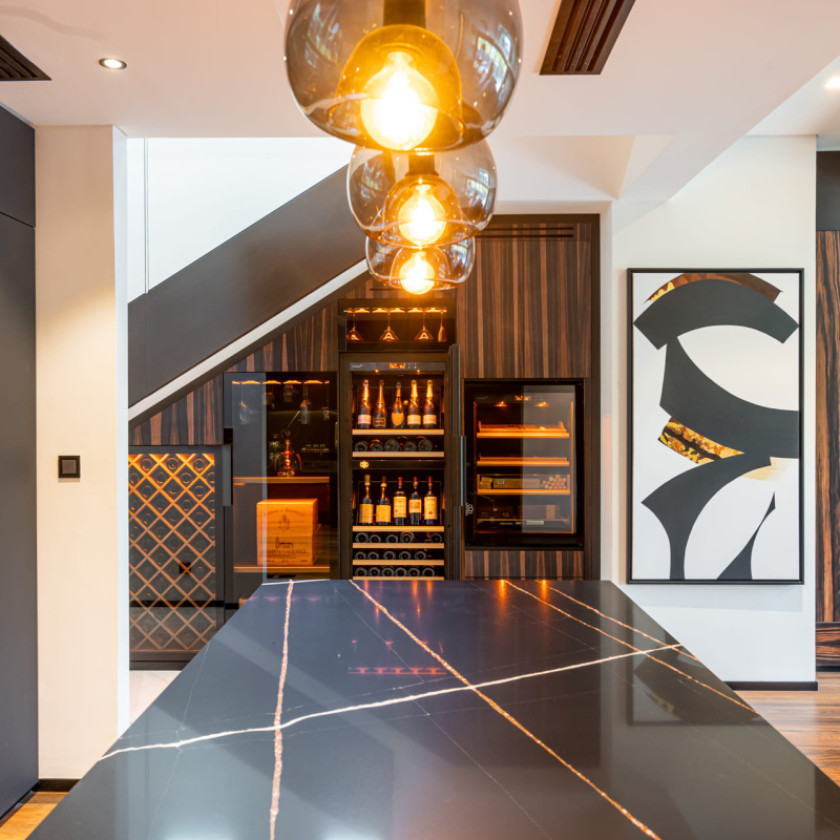 eurocave-luxurious-interior-design-wine-wall-cigar-humidor-home-UAE-2.jpeg eurocave-luxurious-interior-design-wine-wall-cigar-humidor-home-UAE-2.jpeg