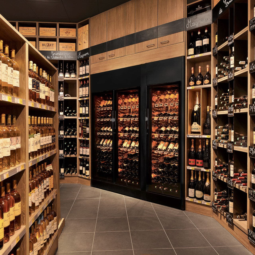 ShowCave EuroCave wine display cabinet – wine retail display shelving, storage and security of premium bottles – Leclerc wine department